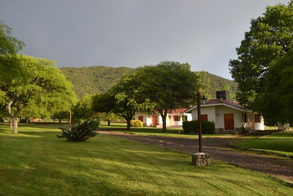 Cabanas Los Algarrobos Villa General Belgrano Zewnętrze zdjęcie